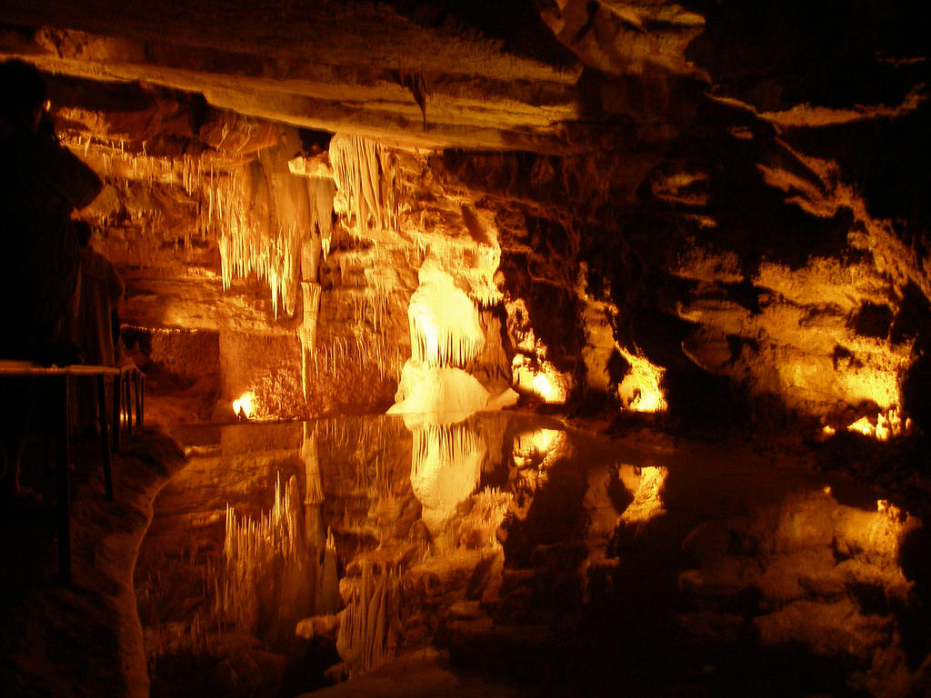 7) Grotte de Lacave