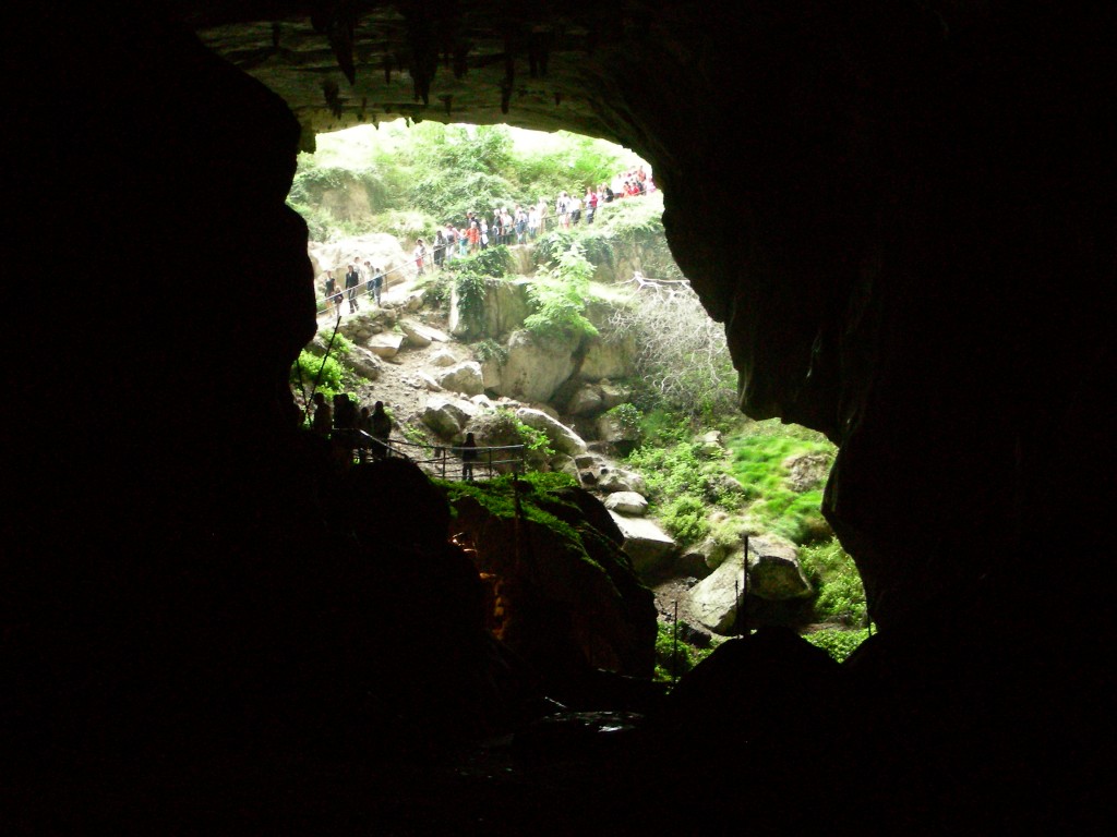 9) Grotte de Lombrives