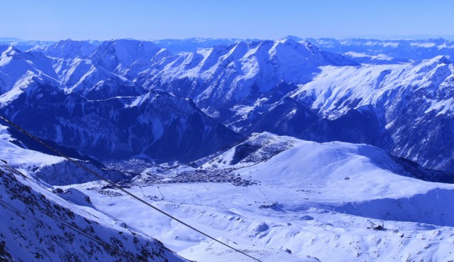 L’Alpe d’Huez ouvre ses pistes avec 3 semaines d’avance !