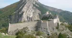Top 10 des forts et châteaux à découvrir dans les Alpes