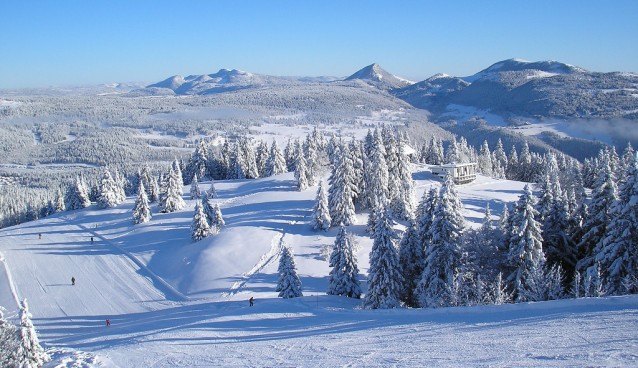Top 10 des plus belles stations de ski du Massif Central, des Vosges et du Jura