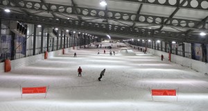 Snowhall : découvrez la seule et unique piste de ski indoor de France
