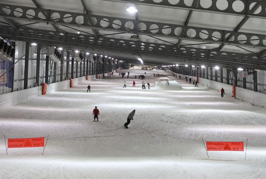 Snowhall : découvrez la seule et unique piste de ski indoor de France